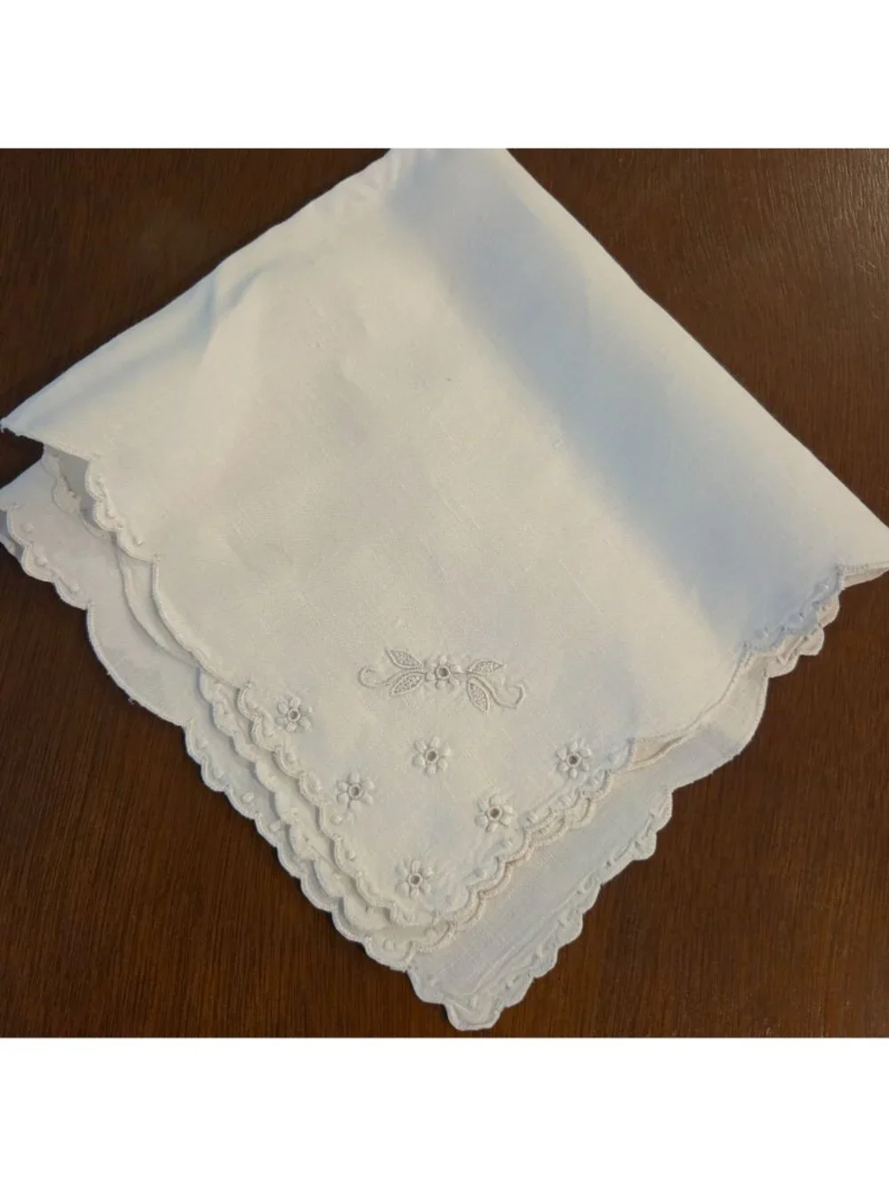 Vintage Ivory Linen Oval Embroidered Eyelet Placemats & Square Napkins Set Of 8